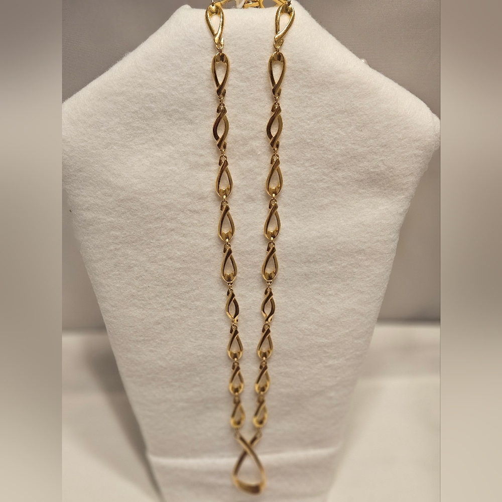 Vintage Gold Tone Teardrop Link Chain Necklace